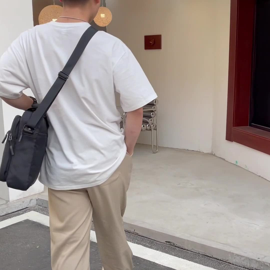 Large-Capacity Commuter Shoulder Bag